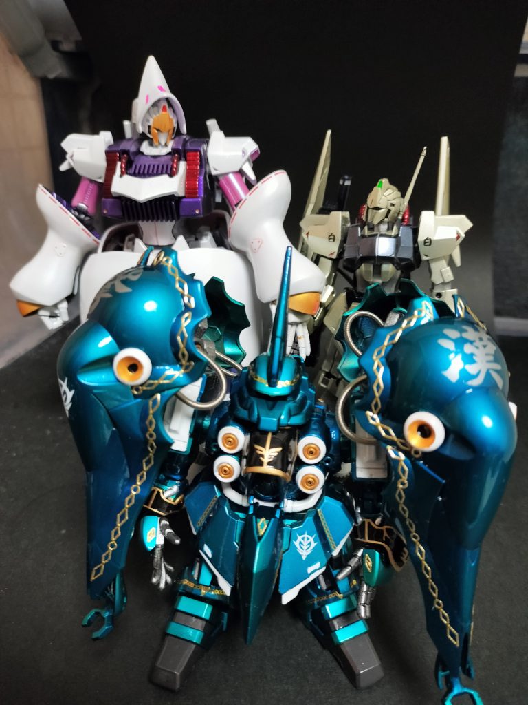 家族の肖像「シャア、ハマーンずっと一緒にいてくれ！」「当然一緒です!」（ハマーン）「・・・・」（シャア）