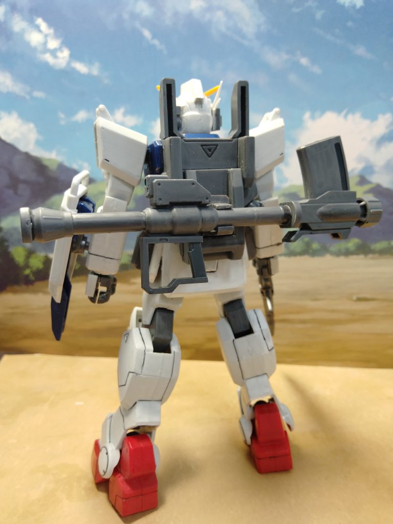 旧キットはロケランが付いてなかったので、HG陸ジムから頂戴しました。