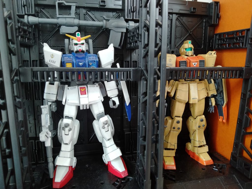 こうしてHGと並べても違和感ありません。