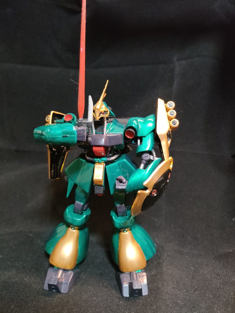 サザビーの横に仕える騎士っぽい雰囲気だったので、騎士っぽいポーズをとらせてみました。