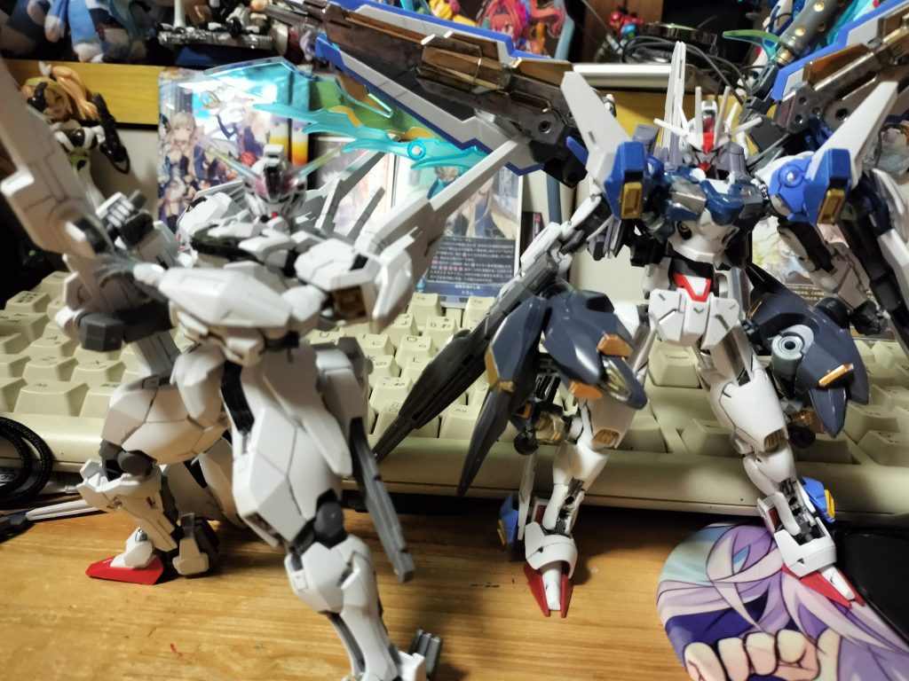 ガンダムキャリバーンとガンダムエアリアルダブルシールドフル