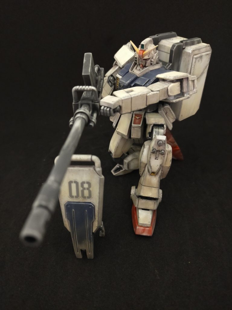 腰部の黄色いエンブレム?は部分塗装しました。