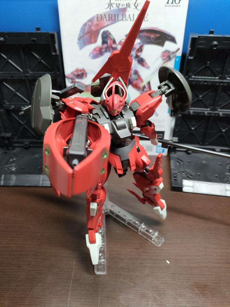 この腕の代わりのものはザウォートヘビーから奪っ……貰ってきた！シールドが合体することで威力が増す。（やっぱ重すぎて動けなさそう…）