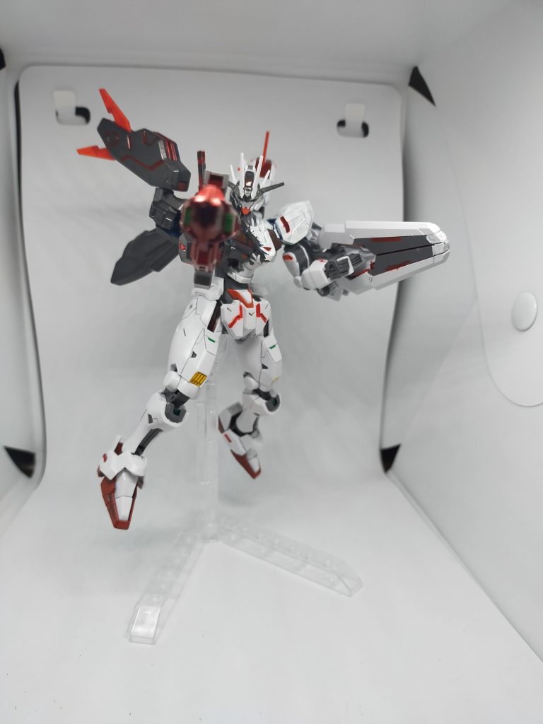 ビームライフル構えこう見えると龍か巨大な虫に見える。