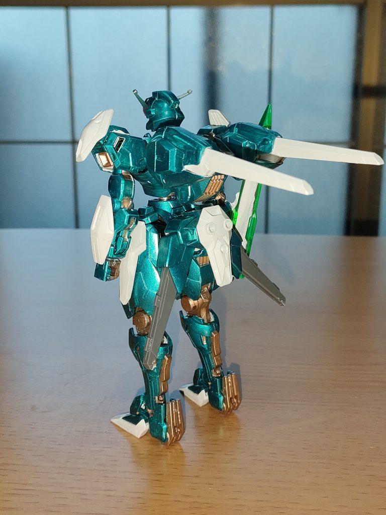 リア。ウィスプにあたるGUNDビット・エスカッションは無塗装です。