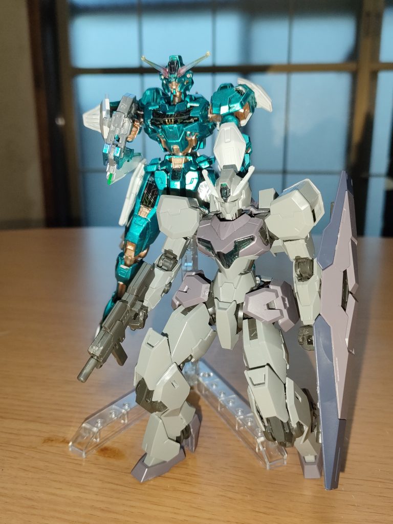 クラブという掴みアクション。敵機でもオブジェクトでも掴んで盾代わりにしガード能力を引き上げる。