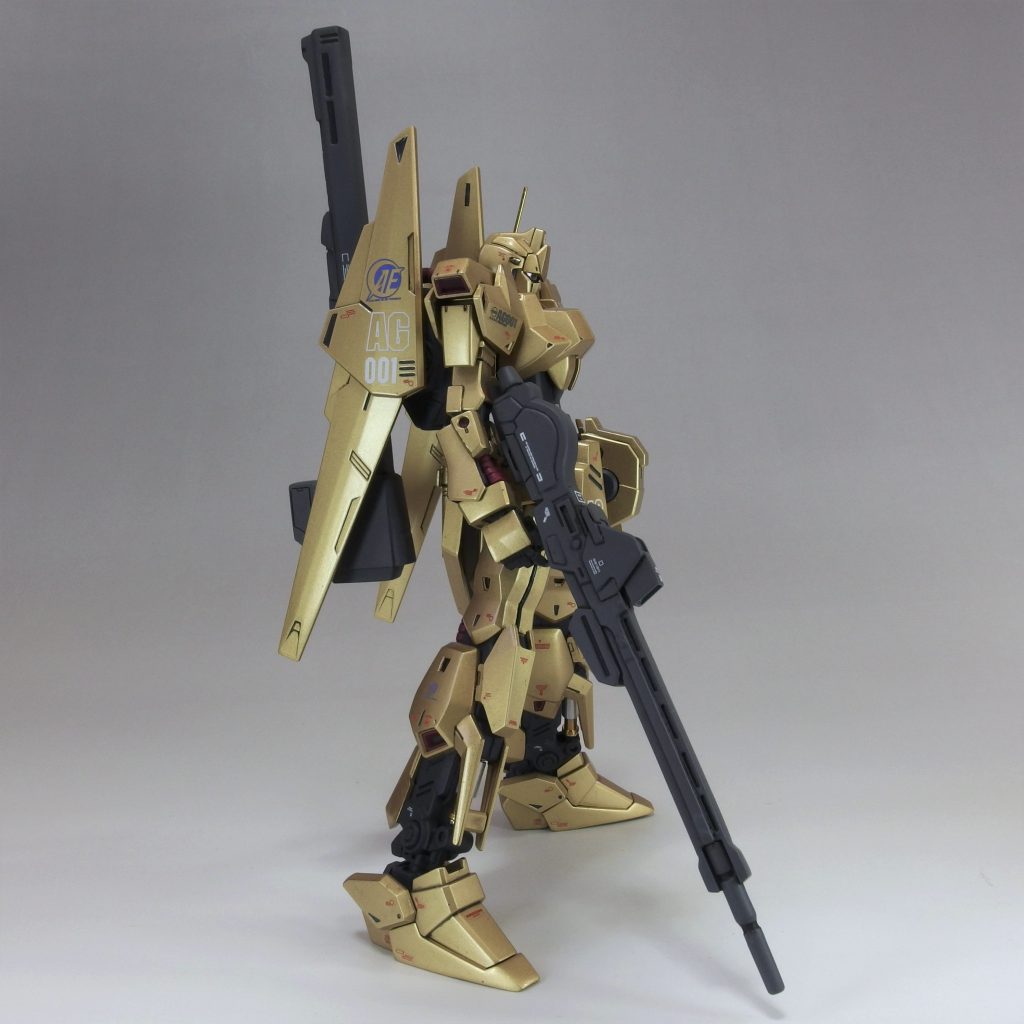 バインダーとふくらはぎのアナハイムロゴの大きさがちょっとアンバランス。