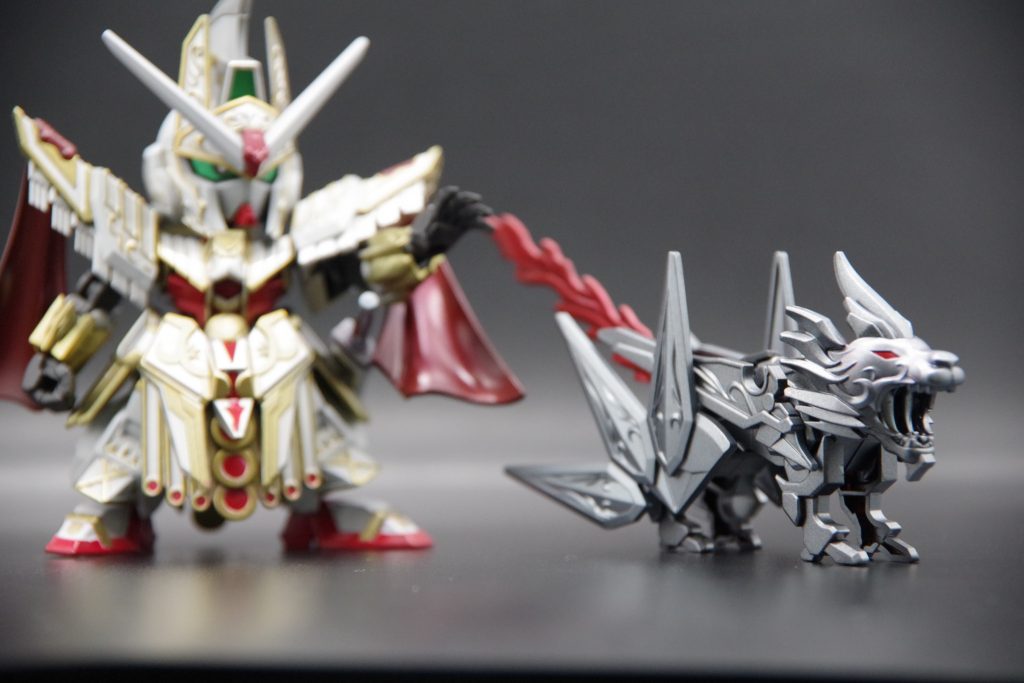 バックパックもアイスシルバーで頑丈そうなイメージで。