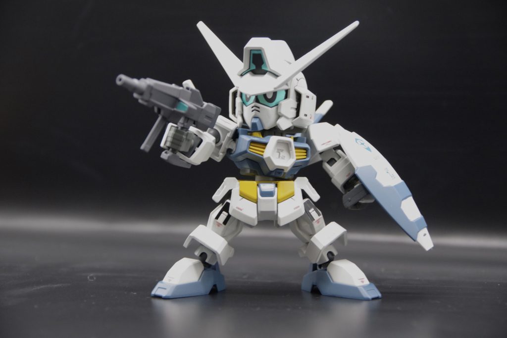 股関節周りをボールデンアームズを仕込んで可動UP。シールドは30MSのジョイントで持ち手を付けました。