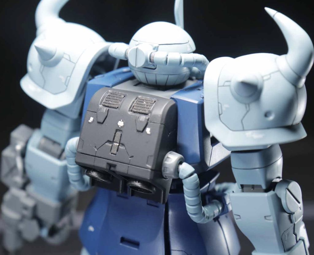 上側2箇所のダクトは最初シイタケ(縦上のフィン)にしてたんですが失敗したので市販のプラ板で(^^;