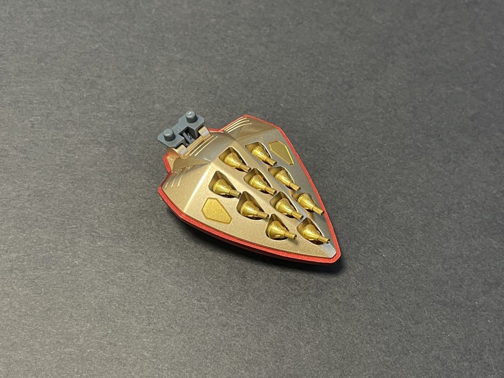 Ex- ゴールドを塗装し、別パーツなどをスターブライトゴールドで塗り分けています。