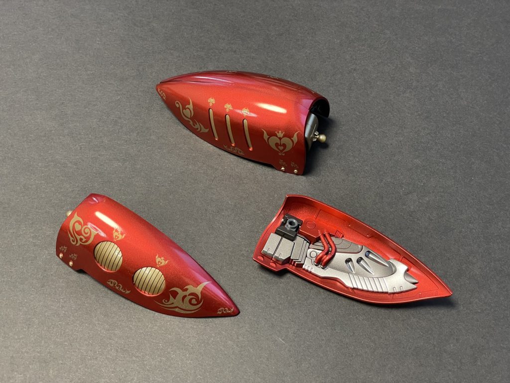 肩のアーマー裏側は、フレームメタリック1を塗装しています。