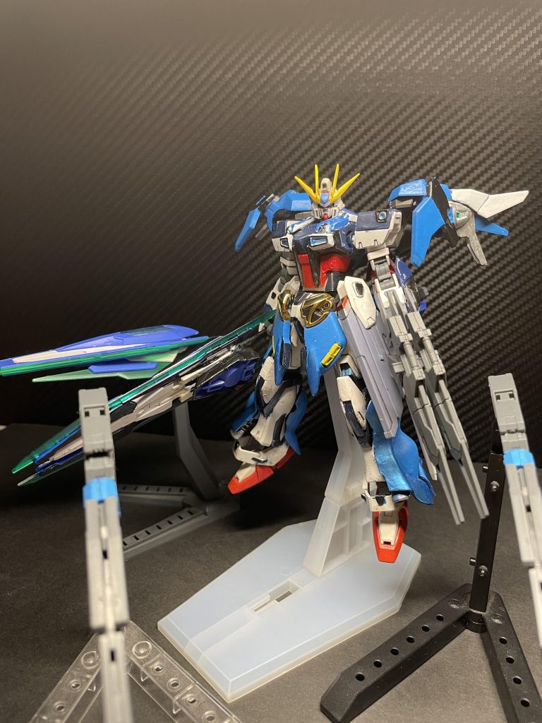 各武装はそれぞれビットとして運用することができる。