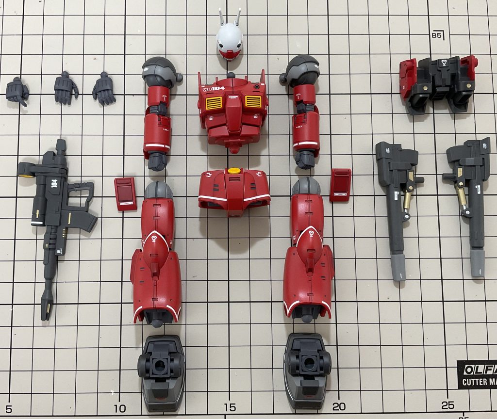 組立前の一枚。新規スジボリ等のディテールアップはせずに、塗分けやデカール、部分塗装等を行い、シンプルに情報量を多くしてみましたが、もともとの造形が素晴らしいので、これで正解だったかと。