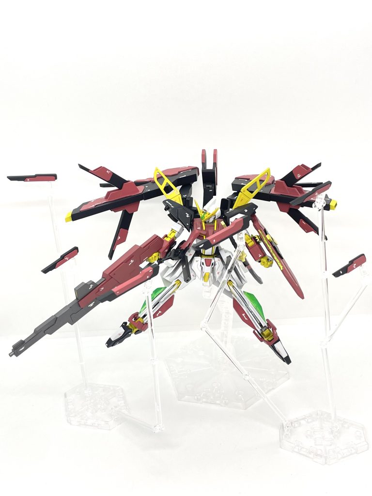 フルバーストからのドラグーン射出形態です。ドラグーンはネオジム磁石が仕込んであります。