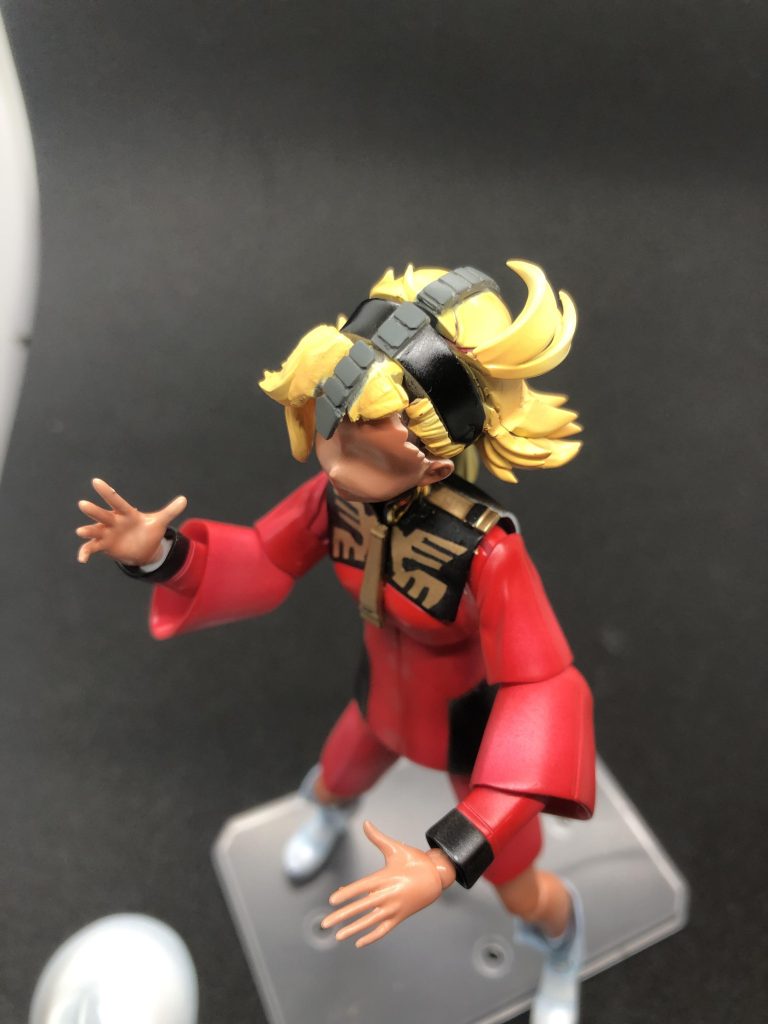 ヘルメット状態とヘッドギア状態の再現は前髪と後ろ髪で分割し、