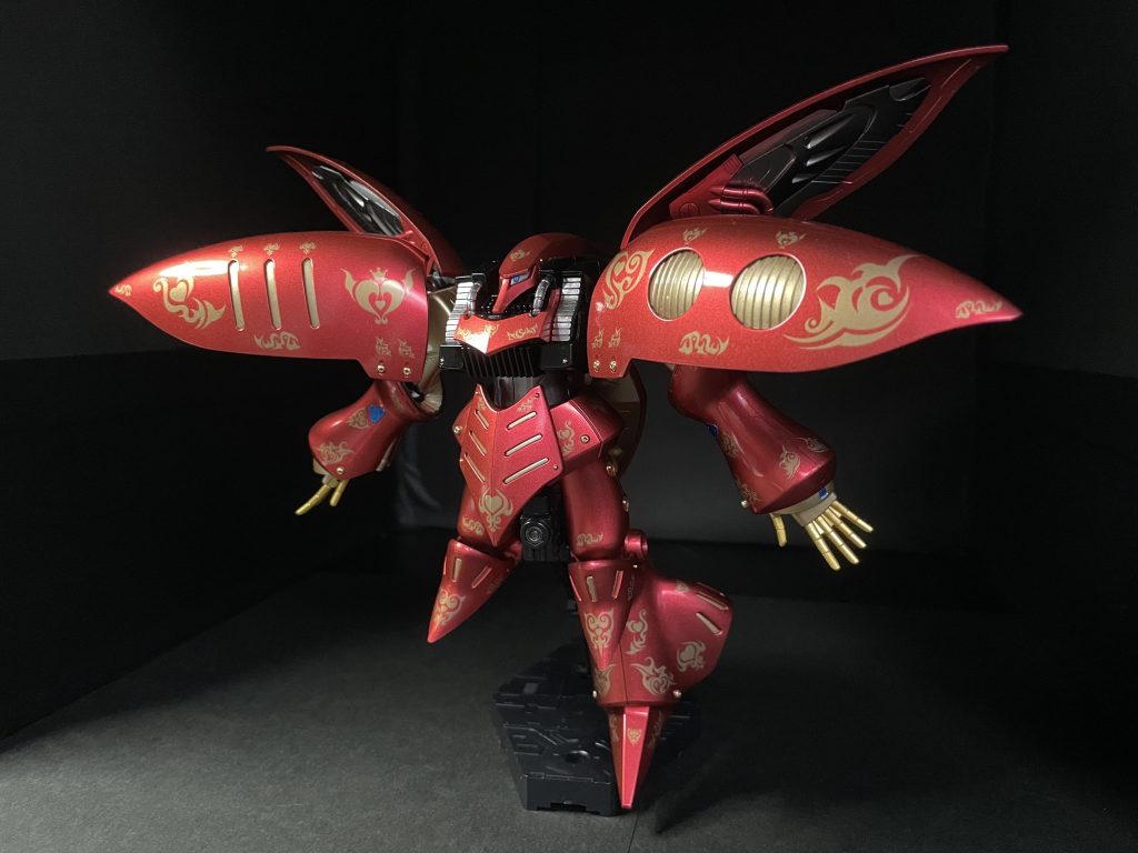 全身のハートのマーキングは、タトゥーデカールのハートゴールドを使っています。