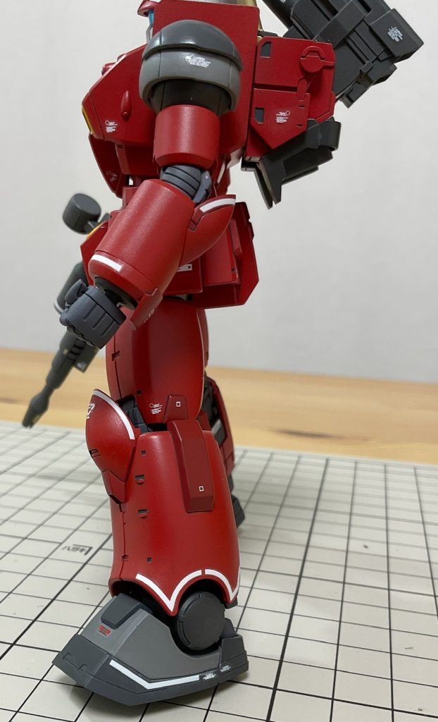 非常に分かりにくいですが、所々、赤の塗り分けを行っています。もう少し早く仕上げるつもりが、世〇樹にある迷宮に潜っていたらノンビリな完成になってしまいました。これから夏真っ盛りになりますが、作業部屋にエアコンが無いので、涼しくなるまで製作ペースはさらに遅くなりそうです。。。しばらくは仕事に必要な勉強をしているかもです。