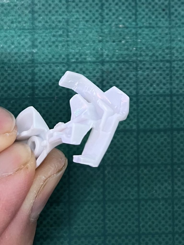 裏側はそうとう削りました。折れる寸前まで。