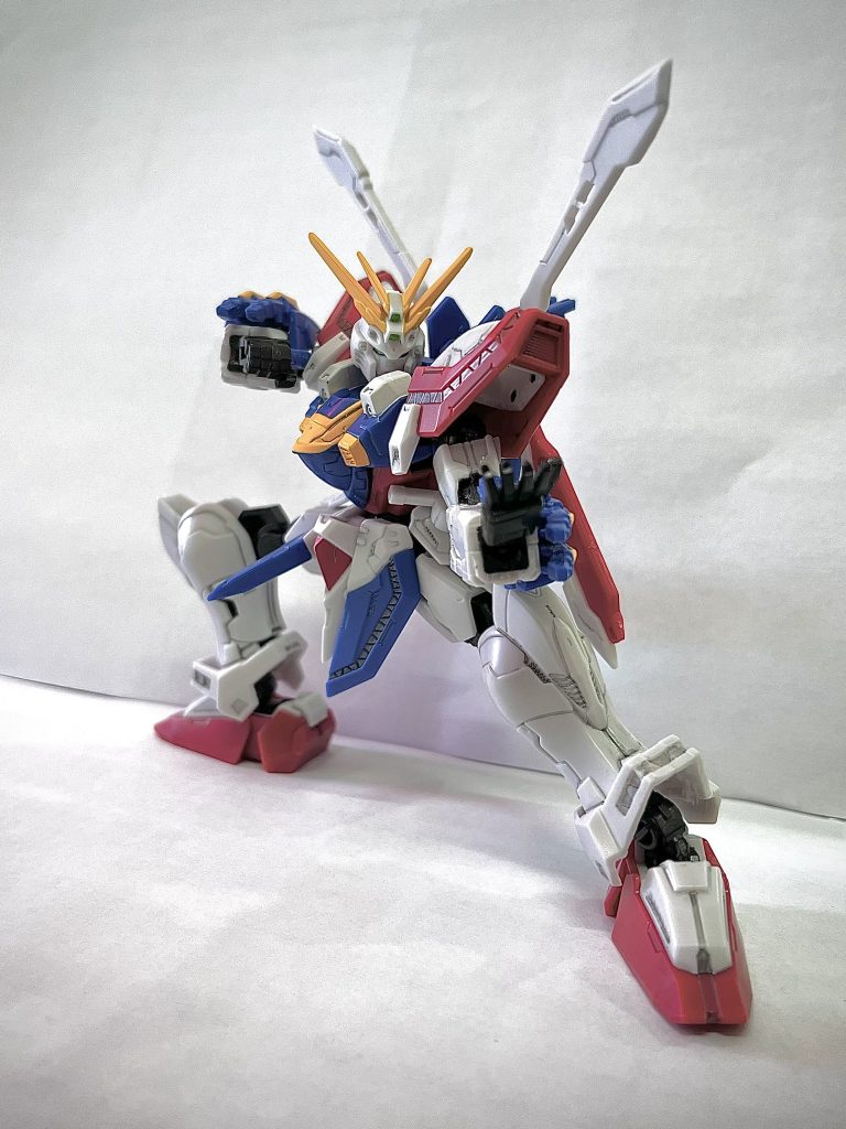 「かかってこい!」足と腕の可動域を広げたので、最大限に可動させた挑発ポーズです。