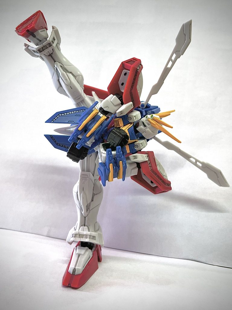 ハイキック!支え無しで自立します。ノーマルでも凄いキットですね。流石バンダイ!