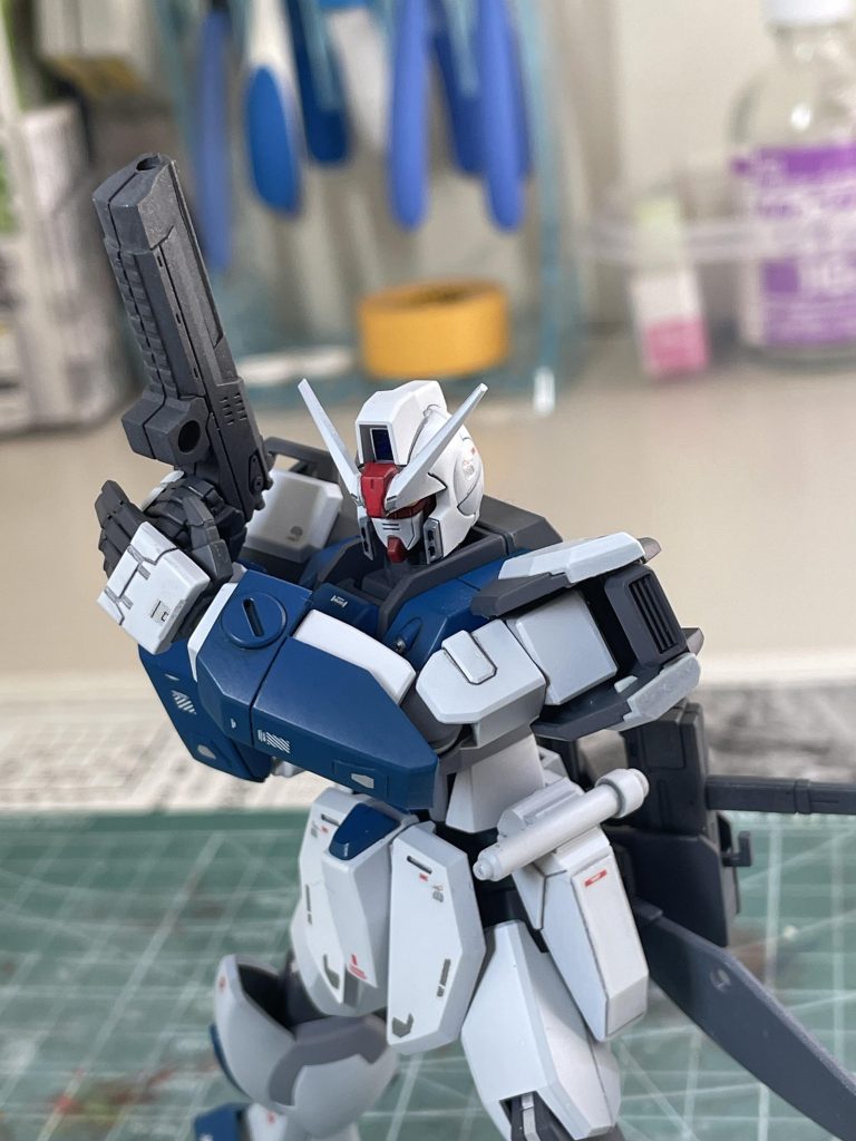 ハンドガンは30MMシリーズの物を使用。デザートイーグル風でとても良き。銃口のみピンバイスで開口しました。