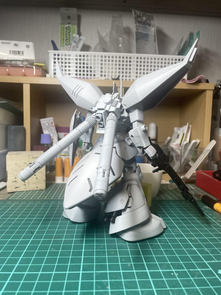 サフ萌え~。市販のプロペラントタンク取り付け。ライフルは30MMのものです。