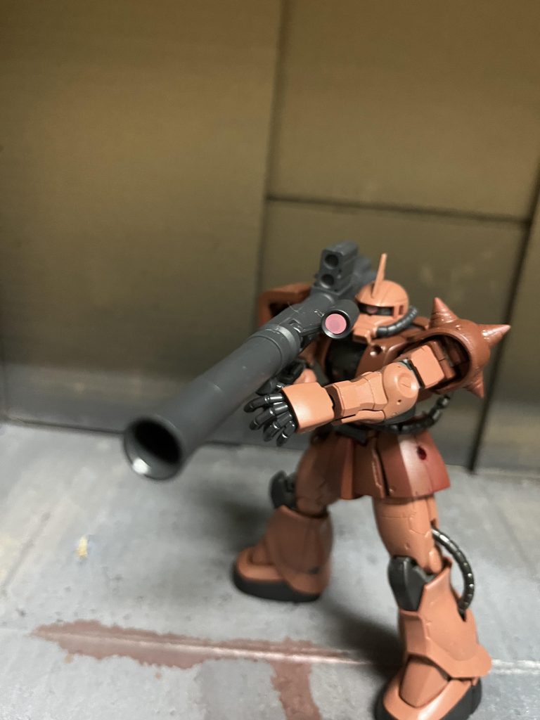 バズーカ。分かりにくいですが、バックパックとの接続部の塗装が剥げたのでなえましたorz