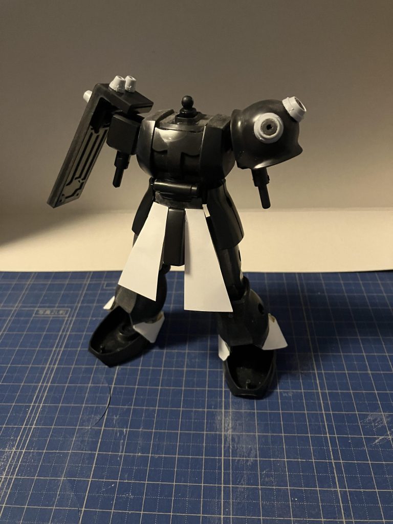 手を加えたのはフロントアマーの延長スパイクの変更と追加で、これはビルダーズパーツを使ってます