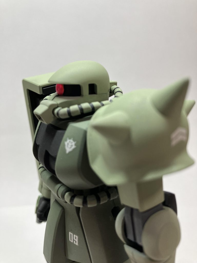 肩スパイクの合わせ目は見えにくいですが上手く消せています!