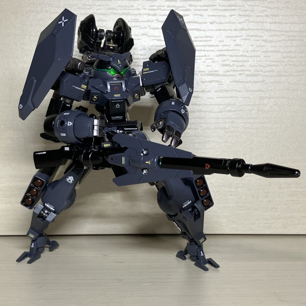 オプション的な武装としてデミトレーナー用拡張パーツセットのビームライフルも装備先ほどと同じくセンサービットを装着できます