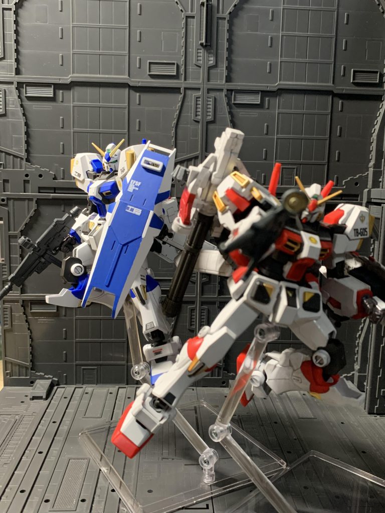 今自宅ではこのポーズで飾っています。