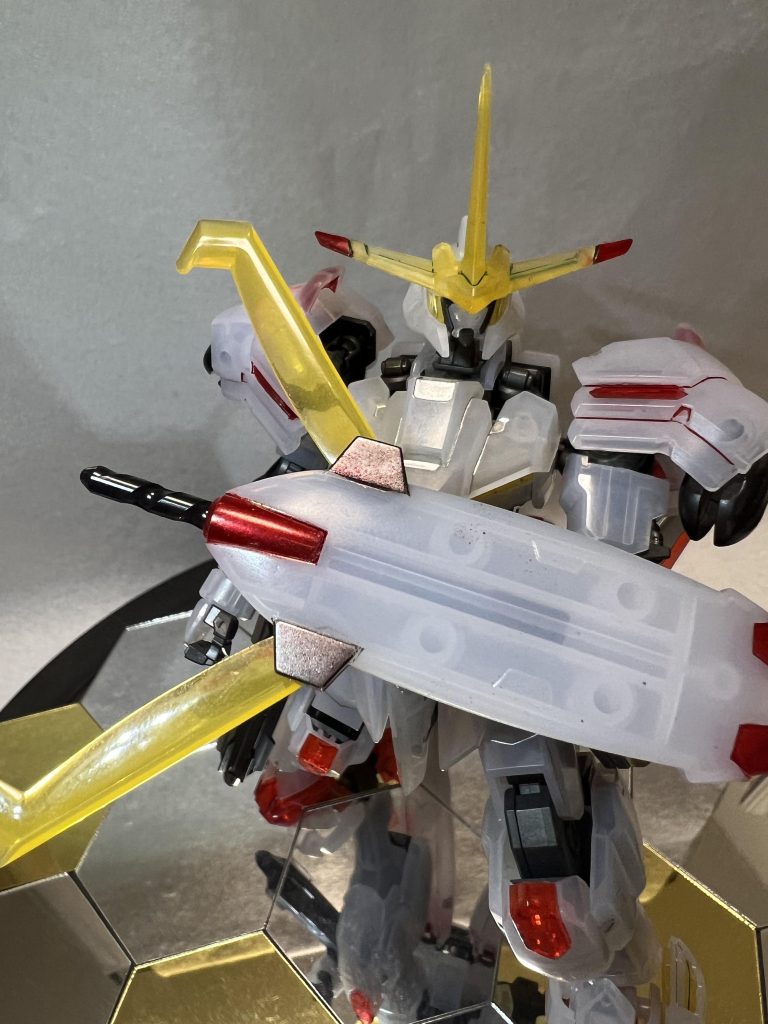 普段塗り分けなんてしないので久しぶりにマスキングテープを使ってエアブラシシステムで塗装