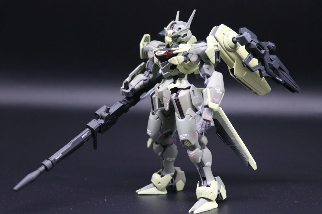 色はデミトレのイメージですが思ったよりミリタリー感も強いですね