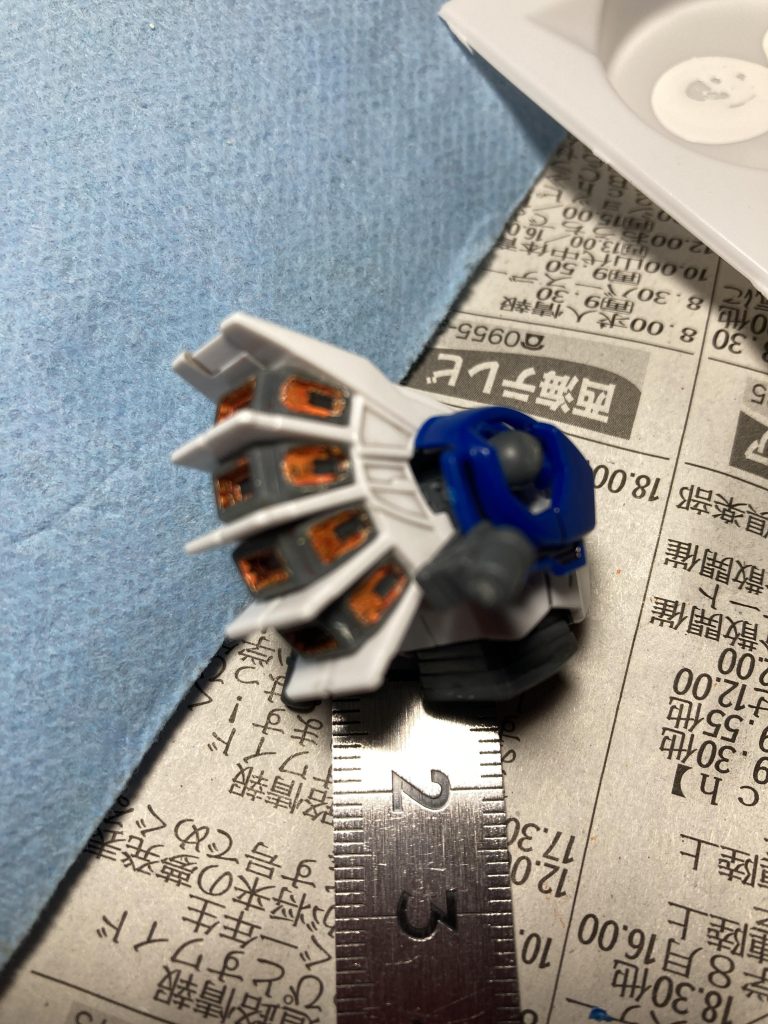 旧キットで絶望して止める原因になったバックパックが作りやすくなってて安心した。