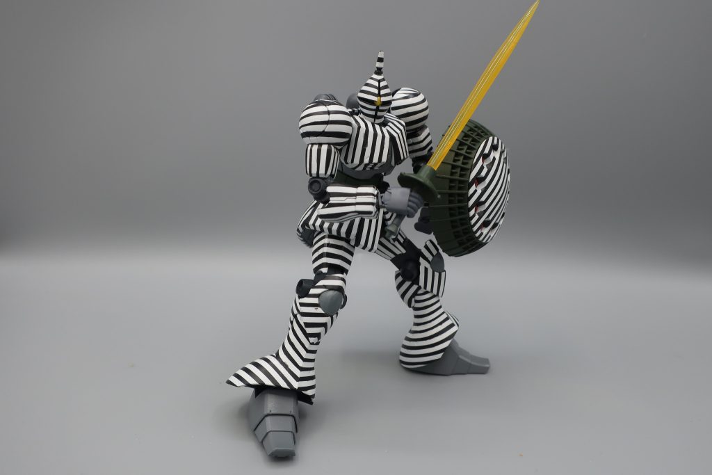 「ウラガンよ　あの壺をキシリア様ではなくドズル中将に送るのだー　赤子が生まれたお祝いだ　あれはいいものだー」失礼しました