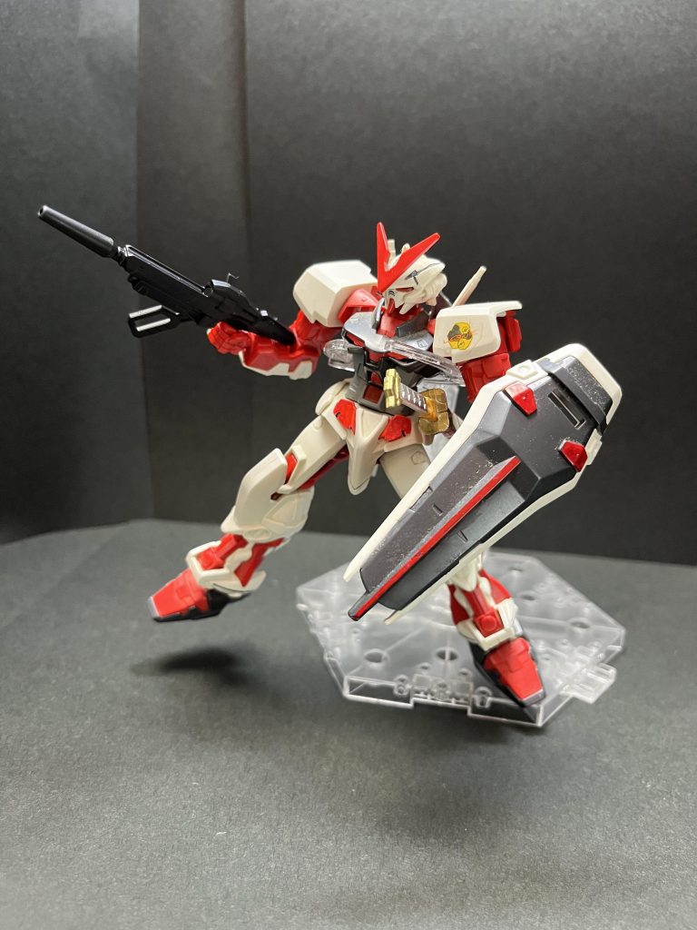 〜ジャンク屋(ガンダムSEED Astray)〜ロウ『おぉっ!色々な機体がいる⁉︎船にパーツ在庫ないやつもいるな⁉︎樹里『もう!ロウ!そんなのいいからちゃんと気を付けてよ!プロフェッサー『無人機だけど油断できないスペックよ。ロウ、死なないようにね。ロウ『分かってるって!ぶっ壊してみんなジャンクパーツにしてやるぜ!リーアム『心配はありますが、彼らしいですね。ジョージ『問題ないだろう!私も勢いと度胸で宇宙を進んだものさ!アストレイジャンク屋チーム。戦術機など多種の機体整備のためこちらのチームに参加。漫画やGジェネを思い出しながら書いてみました。ロウがギナサハクにやられたりする時以外は結構明るい感じで雰囲気好きでしたね(´∀`)