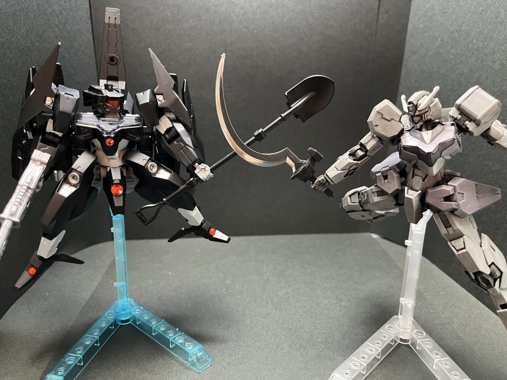 リオン『また物騒なもん振り回してるな…ルクシオン『見た目だけで大した物ではありません。スコップで充分です。リオン『ほんとかよ!まぁコレ、使いやすいんだよな。