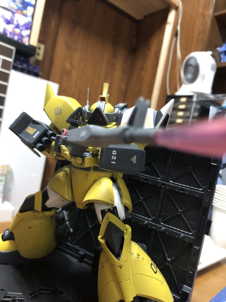 「この距離からの狙撃を避けたのか、ニュータイプとは思いたく無いな」