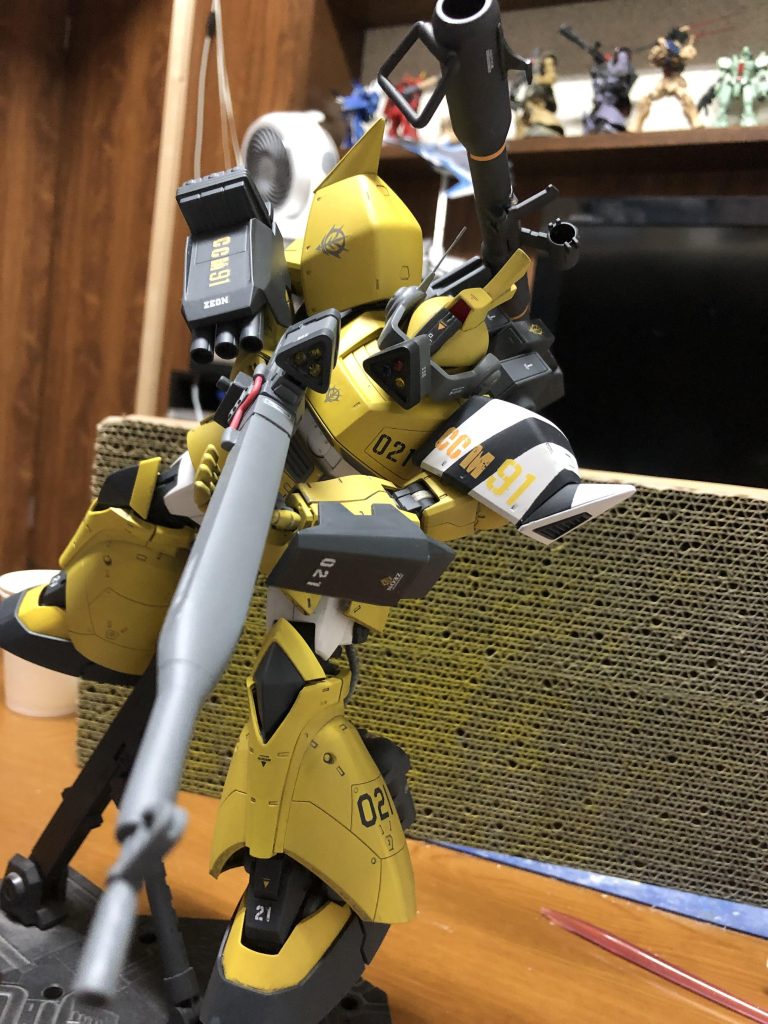 両手で保持出来るサイズ感のスナイパーライフルに上手く調整出来ました。