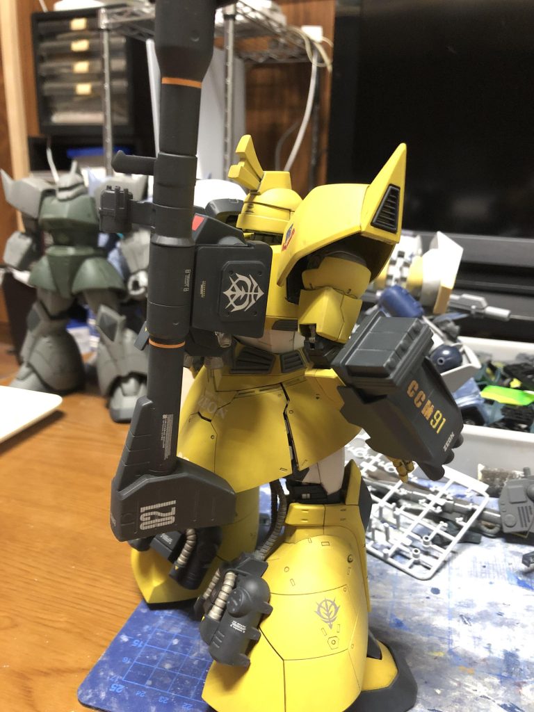 ジャイアントバスを脱着できて射撃体制も取れる構造を試行錯誤していたらなんかもっさりしてしまいました。