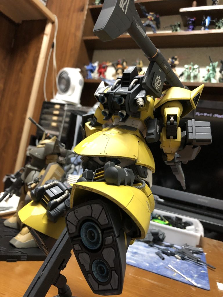 背後から、バックパック左右のバーニアを紛失してしまったのでMSGから拝借。