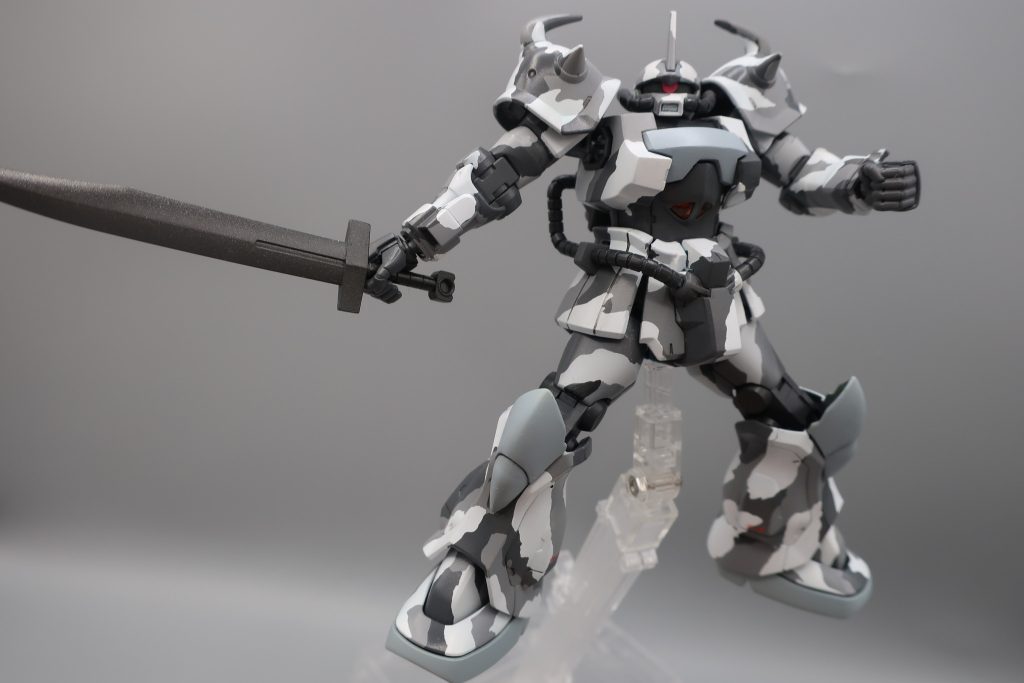 それと同じように 私自身が山に登った時に自然に囲まれていいな空気がおいしいな と思うと同時に あの木の上からプレデターが監視してるのではないか 赤外線で見ているのではないか と怖くなるのです。