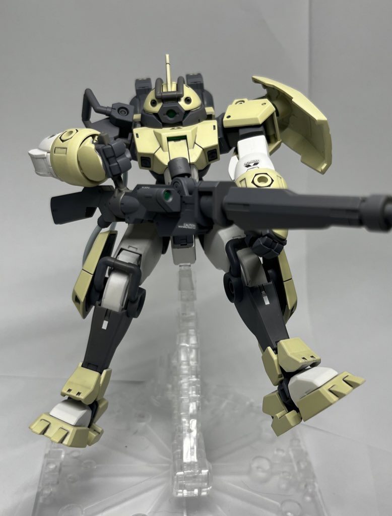 チュチュデミトレーナー–2枚目/制作者：りりー