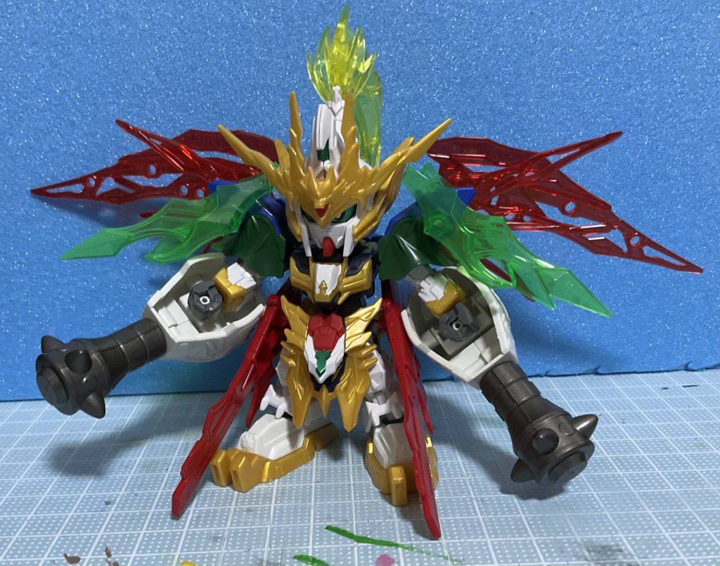 通常立ち。デスティニーの羽とAGE-2の羽を使いたかったので意外と干渉しなくて良かったです。イメージとしては、ビルドダイバーズのチャンプのAGEIIマグナムのファンネル的なイメージでAGE-2の羽をつけてます。