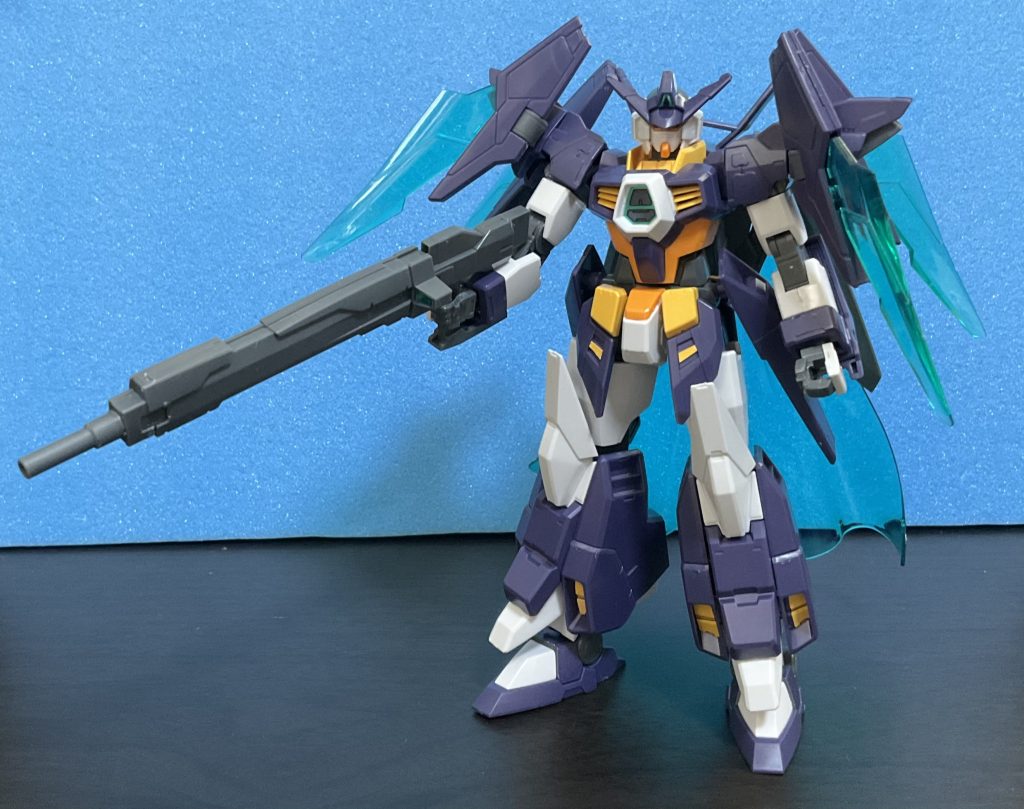 棒立ち。それでもカッコよくて、AGEのメカデザインの良さを感じられます。見えにくいですが、マントもいい感じ。