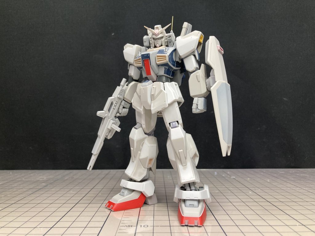 塗装前二種のHGを混ぜることで理想的なプロポーションに変更