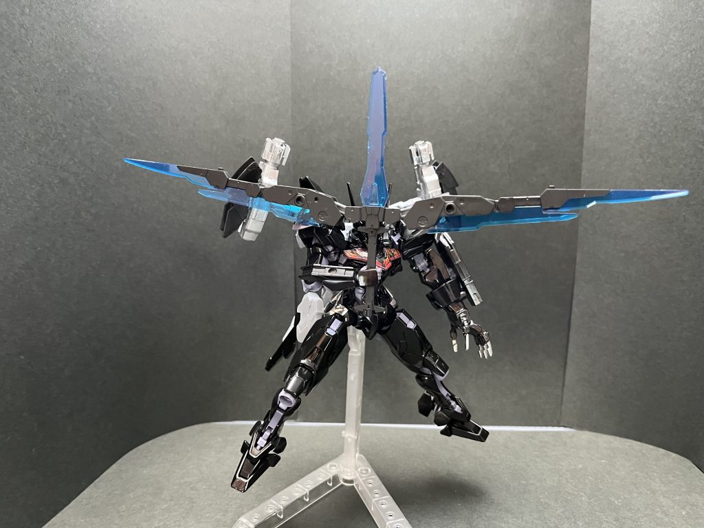 以上、ラフトクランズの失敗写真で締め!30mmの剣見た時に持たせたいなぁと思い実行✨これ失敗なの(´・ω・)?バスカーモード全開きは撮影ブースに入らなくて無理なのと色紙固定が無理でした!実際はこんぐらい開いてるからわしの写真は未完成も良いところ…と、とりあえず作成技術はともかく!昔は出来なかったビットや小型バスカーモードも撮影できたり少しは成長できたかなと思いたいw