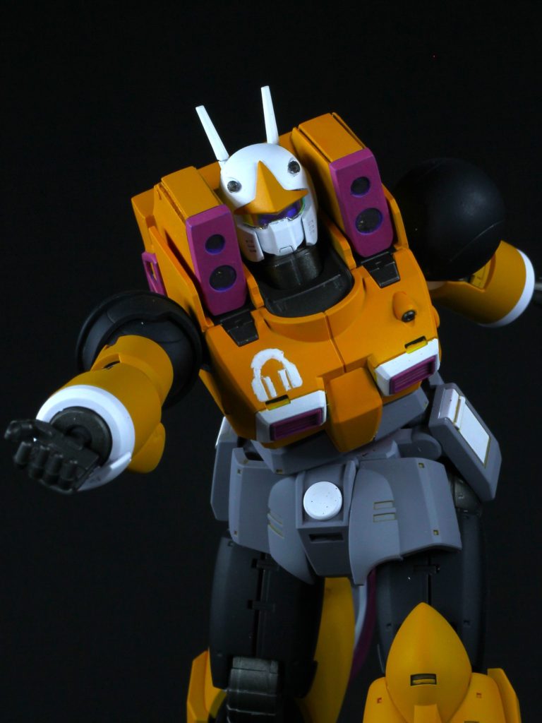 胸のマークは手書き