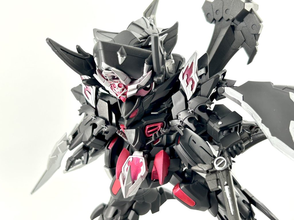 左手の銃はRGのX1から拝借。そのままでは持てないので専用の持ち手を作りました。